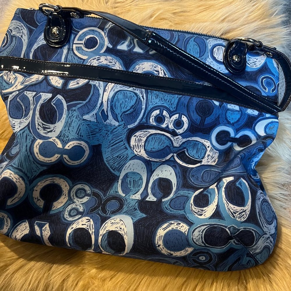 Authentic COACH Signature Logo Tote - Picture 2 of 8